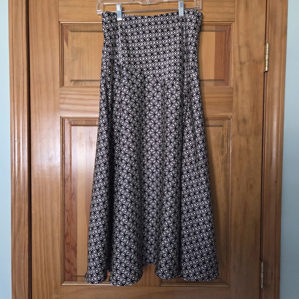 Elegant Geometric A-Line Skirt